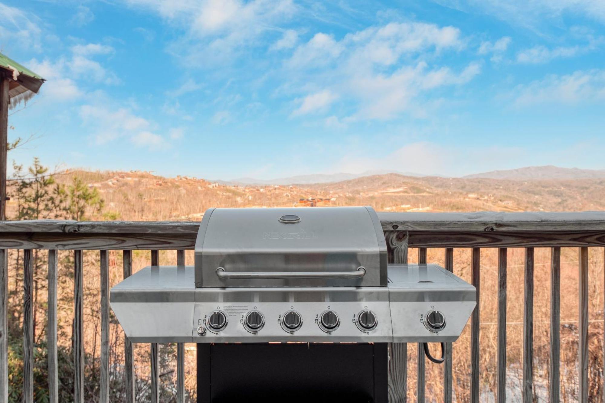 Fontana By Avantstay Gorgeous Mountain Cabin W Views Hot Tub Game Room Gatlinburg Ngoại thất bức ảnh